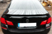 BMW 5-serie F10/F11 2010–2016 Læbespoiler V3 (1234 Upgrade, sort) foto 4