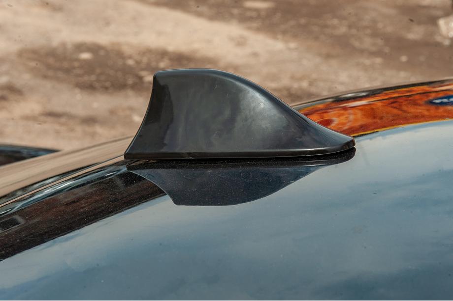 Sharkfin tagantenne (sort, ABS) Foto 14