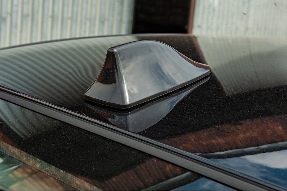 Sharkfin tagantenne (sort, ABS) Foto 3