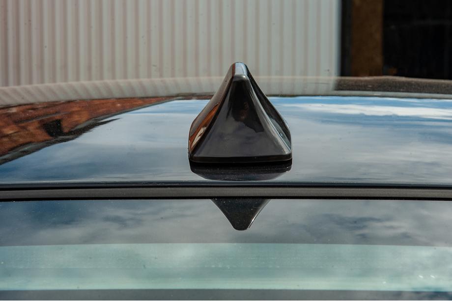 Sharkfin tagantenne (sort, ABS) Foto 16