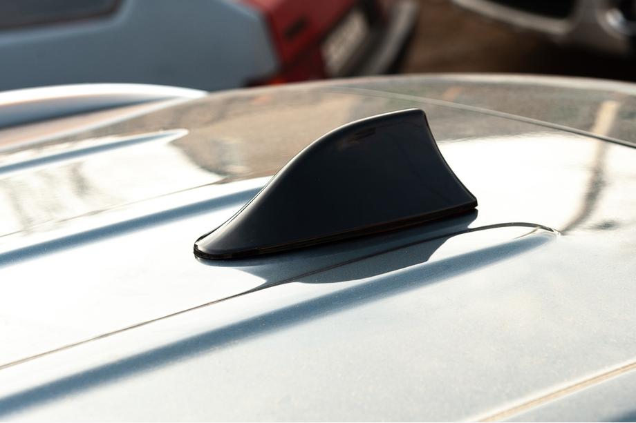 Sharkfin tagantenne (sort, ABS) Foto 1