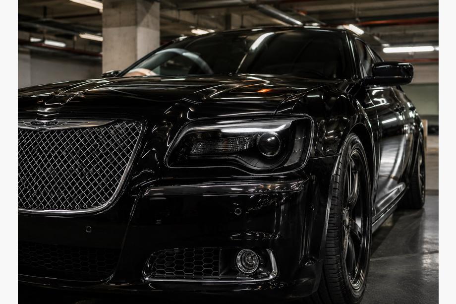 Chrysler C300 2011–2023 Forlygter Black Edition (2 stk.) Image
