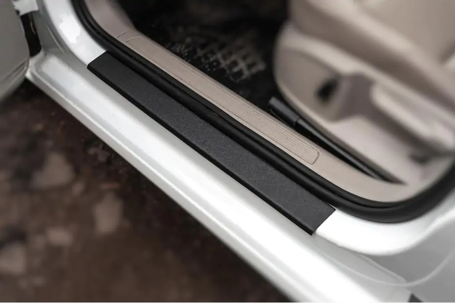 Volkswagen Golf 7/E-Golf 2012–2020 ABS dørtrinslister DDU (4 stk., plast) Image