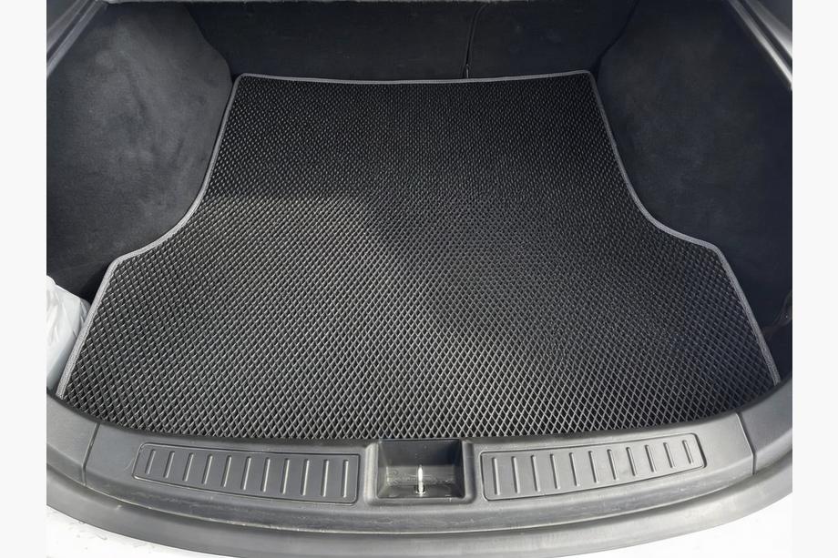 Tesla Model S 2012– EVA bagagerumsbakke (2012-2021, sort) Image