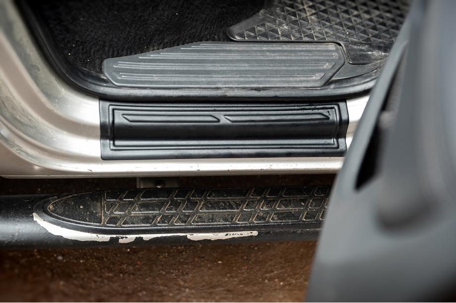 Volkswagen Amarok 2010–2022 EuroCap dørtrinslister (4 stk., ABS) Foto 4