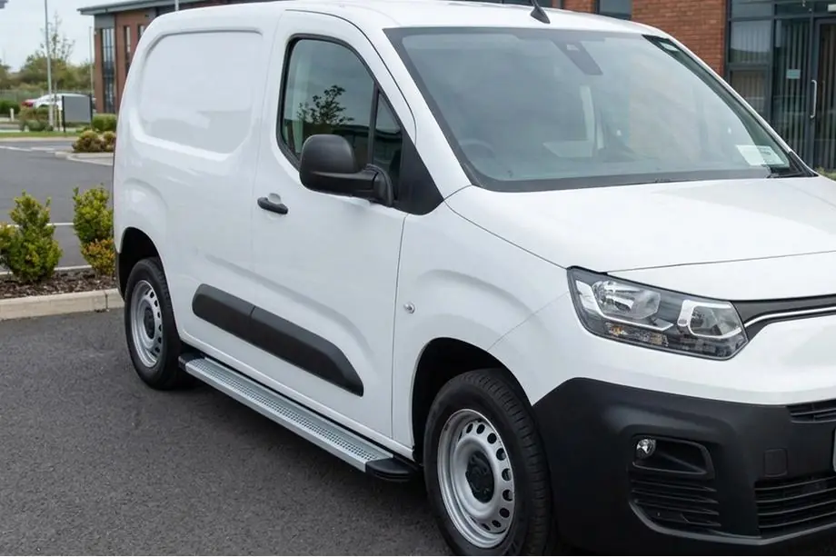 Toyota Proace City 2016– Sidetrin Maya V2 (2 stk., aluminium) Image