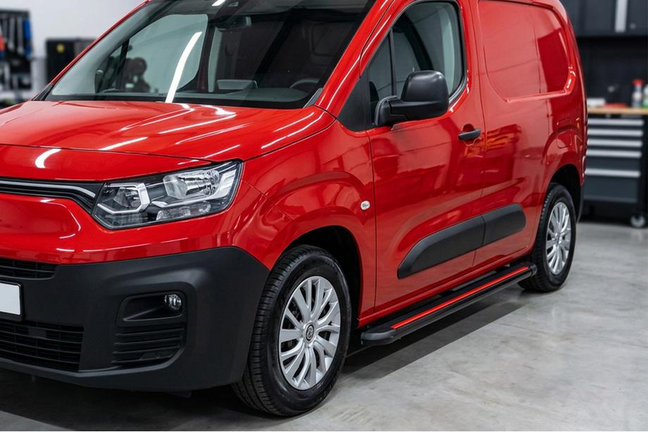 Toyota Proace City 2016– Sidetrin Maya Red (2 stk., aluminium) Lang akselafstand Image