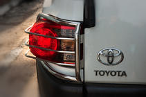 Toyota FJ Cruiser 2006–2022 Baglygtebeskyttere i rustfrit stål (2 stk.) foto 3