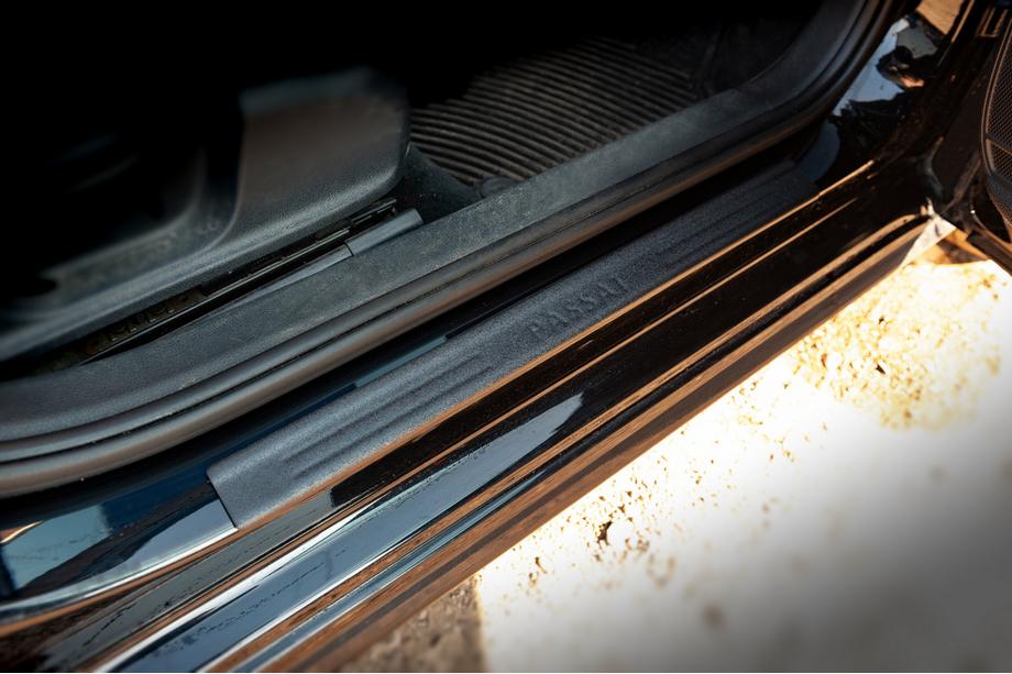 Volkswagen Passat B7 2012–2015 DDU indstigningslister (sæt med 4 stk., plast) Image